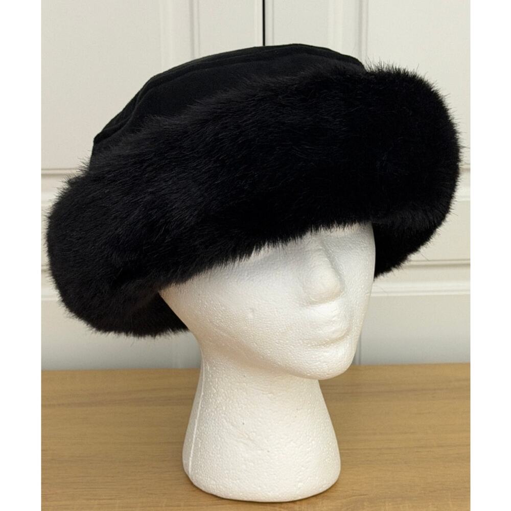 Vintage Betmar New York Black Faux Suede Hat w/Faux Fur Trim One Size